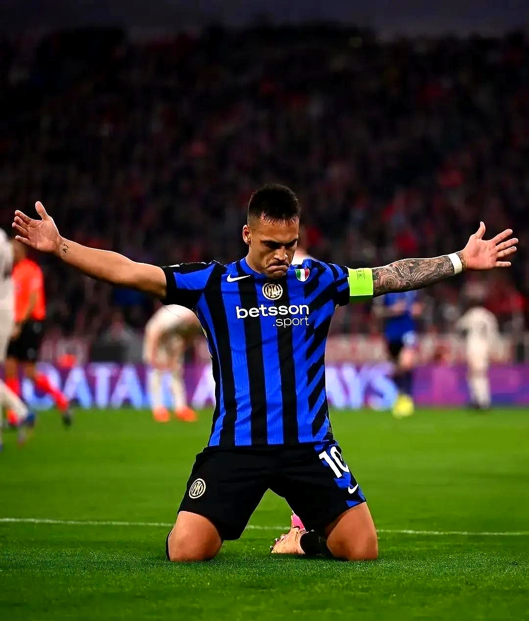  欧冠季后赛对决在即！国际米兰演练定位球，金州勇士密集防守应对